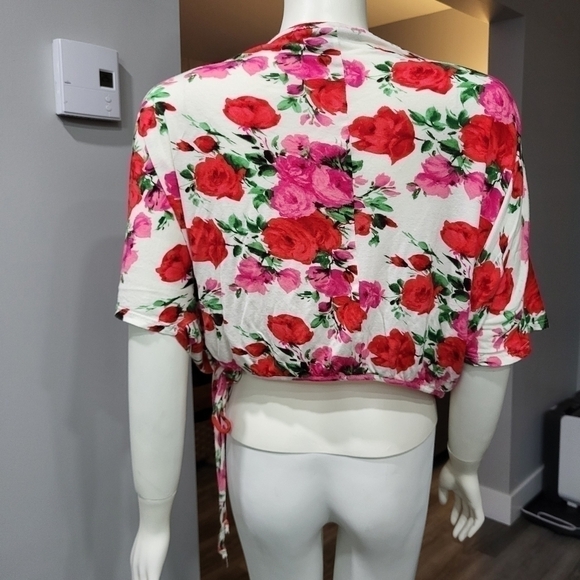 FOREVER 21 - Floral wide neck crop tops - Picture 5 of 7